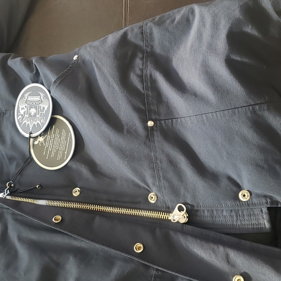 Moose Knuckles Women's Stirling Parka - Picture 11 of 13